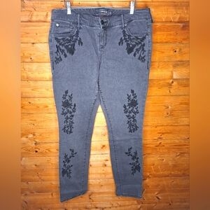 ❤️ TORRID Women's Gray Embroidered Jeans Stretch Skiny Size 12R